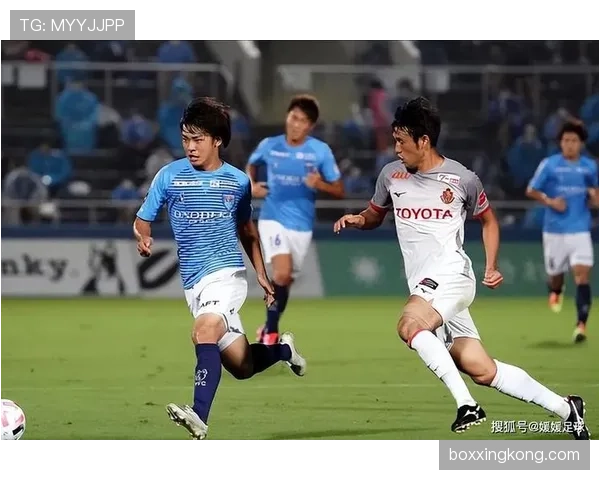 川崎前锋近期比赛中攻防转换节奏明显，现阶段中场衔接更流畅